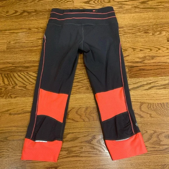 Athleta | Capri Leggings. EUC. Size XS - Picture 3 of 6